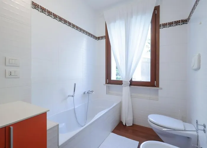 Semesterbostad Lusso E Comfort, A Pochi Passi Dal Mare Pesaro